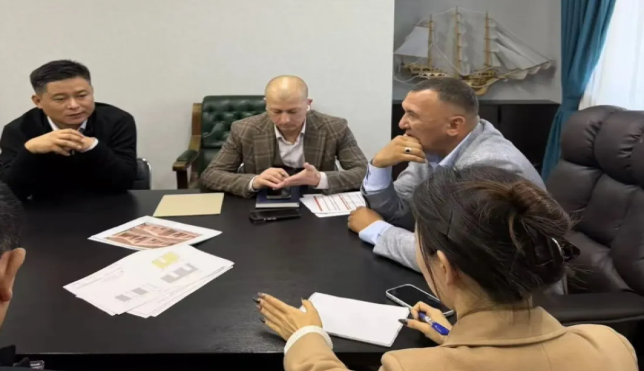 中亚-中国家居建材产业联合会组织会员企业与哈萨克斯坦Meridian公司洽谈供应链合作