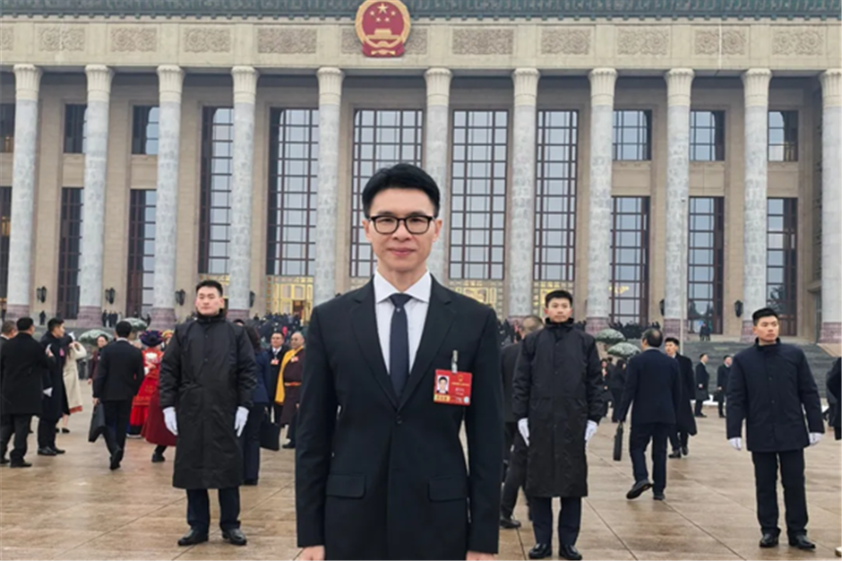 两会建言：聚焦AI制度创新与工业数据基建，加速“人工智能 制造”走深向实